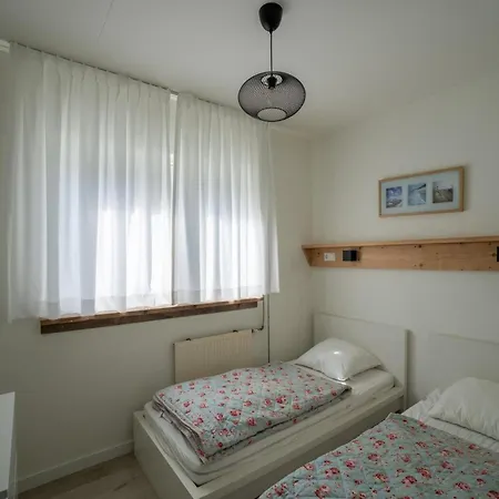 In With Garden Petten